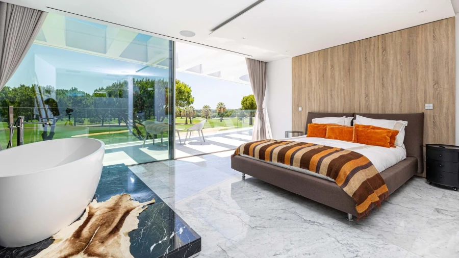 Moradia T5 para Arrendamento em Quarteira Foto 4