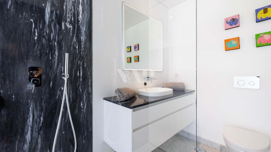 Moradia T5 para Arrendamento em Quarteira Foto 27