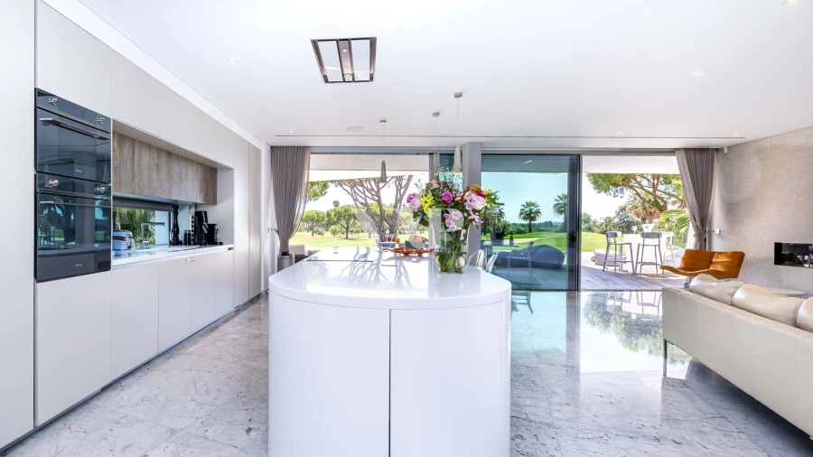 Moradia T5 para Arrendamento em Quarteira Foto 9