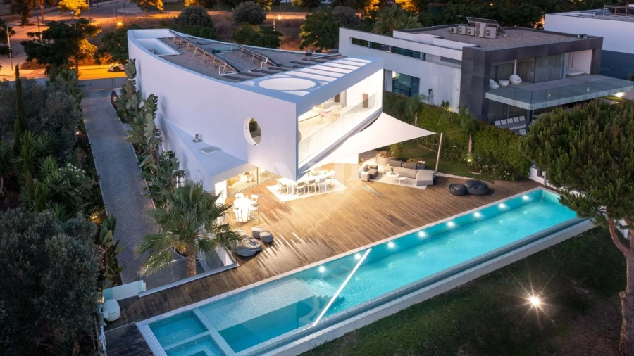 Moradia T5 para Arrendamento em Quarteira Foto 49