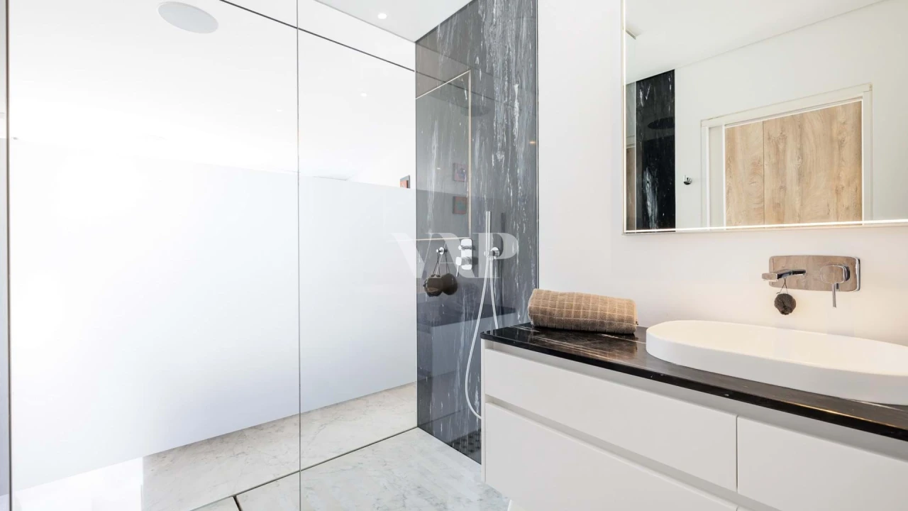 Moradia T5 para Arrendamento em Quarteira Foto 25