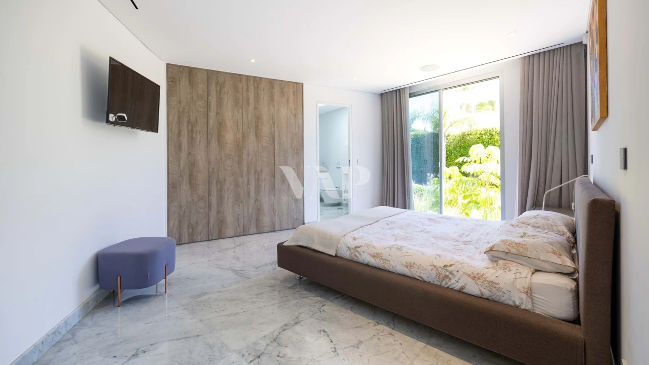 Moradia T5 para Arrendamento em Quarteira Foto 16