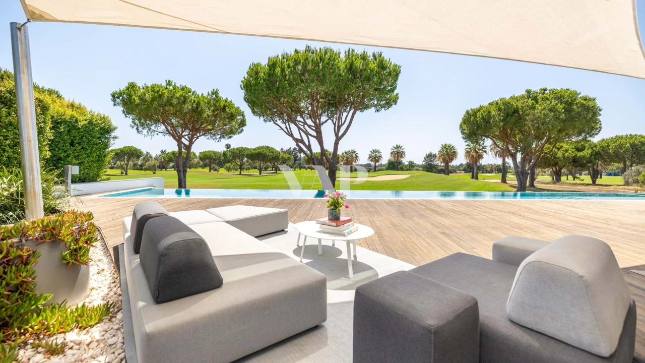 Moradia T5 para Arrendamento em Quarteira Foto 8