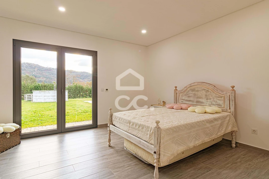 Moradia T3 para Venda em Basto Foto 27