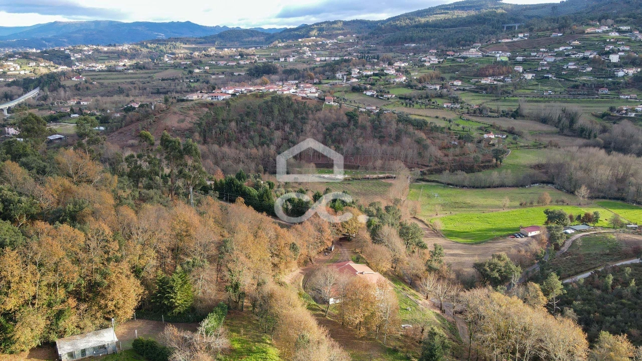 Moradia T3 para Venda em Basto Foto 38