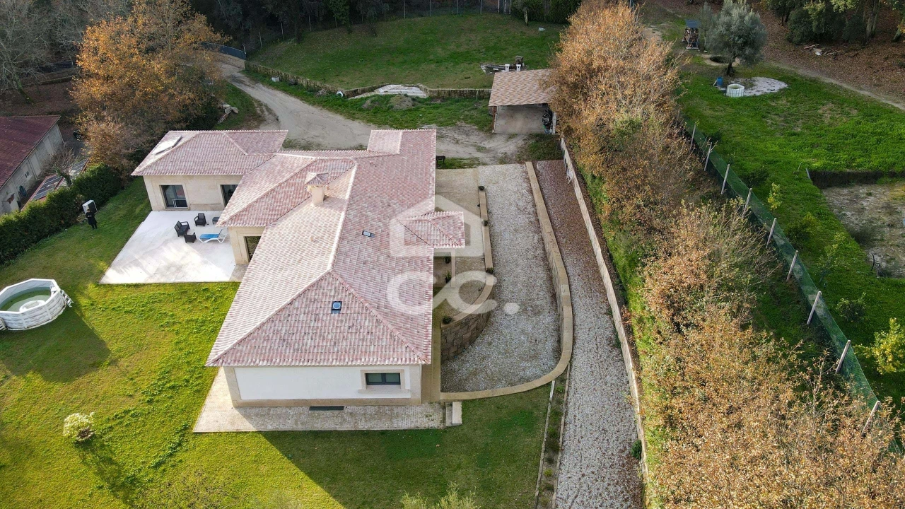 Moradia T3 para Venda em Basto Foto 42