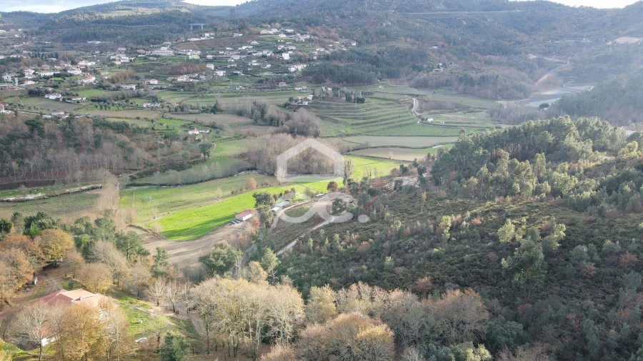 Moradia T3 para Venda em Basto Foto 39