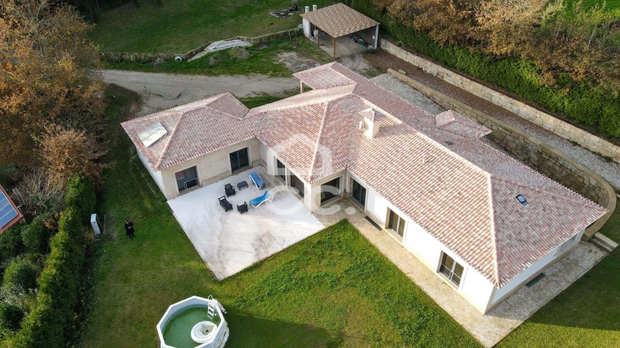 Moradia T3 para Venda em Basto Foto 41