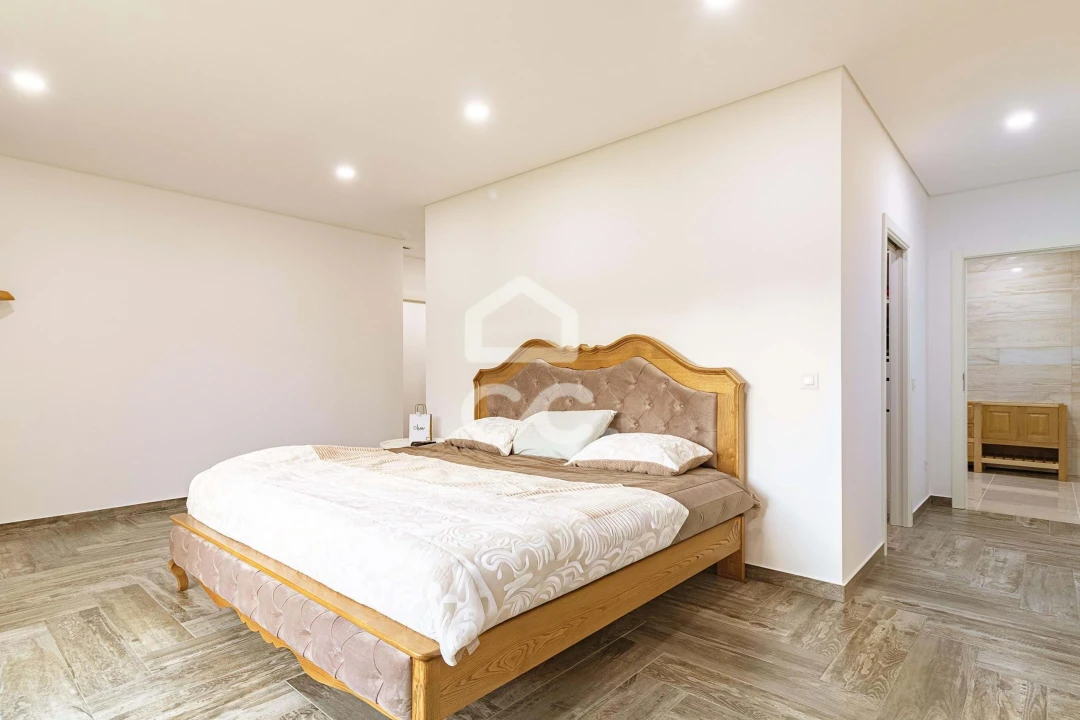 Moradia T3 para Venda em Basto Foto 32