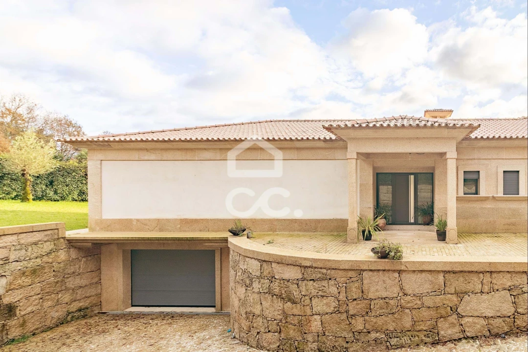 Moradia T3 para Venda em Basto Foto 8