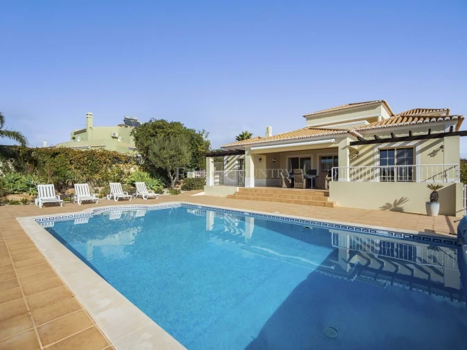 Moradia T4 para Venda em Lagoa e Carvoeiro Foto 24