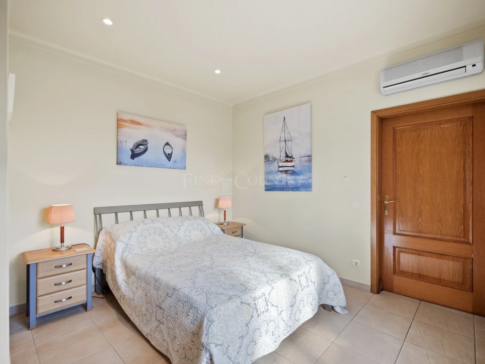 Moradia T4 para Venda em Lagoa e Carvoeiro Foto 10