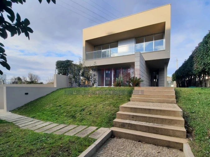 Moradia T3 para Venda em Bougado (São Martinho e Santiago) Foto 1