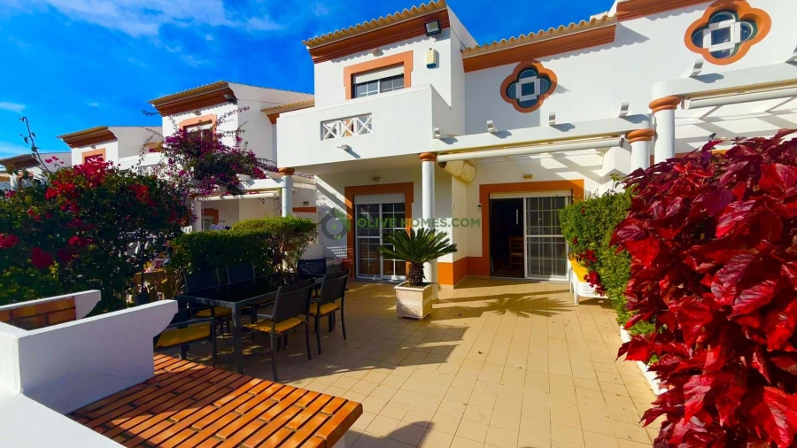 Moradia T3 para Venda em Albufeira e Olhos de Água