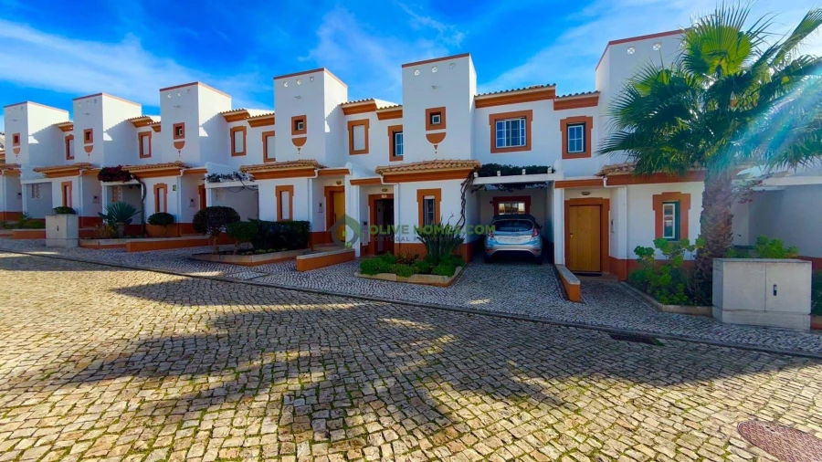 Moradia T3 para Venda em Albufeira e Olhos de Água Foto 2