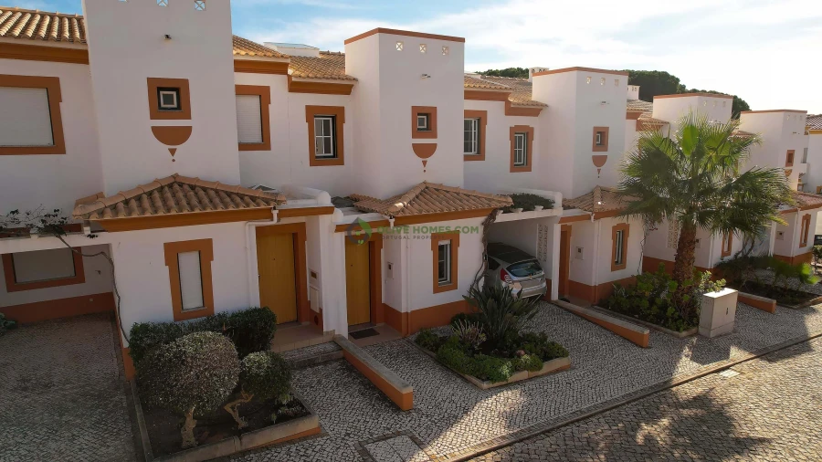 Moradia T3 para Venda em Albufeira e Olhos de Água Foto 28