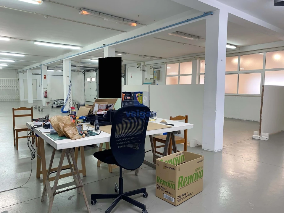 Armazém para Arrendamento em Colmeias e Memória Foto 9