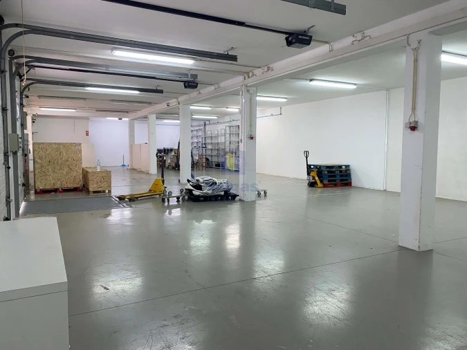 Armazém para Arrendamento em Colmeias e Memória Foto 11