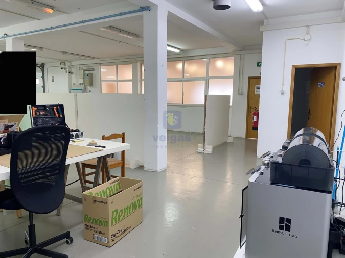 Armazém para Arrendamento em Colmeias e Memória Foto 7