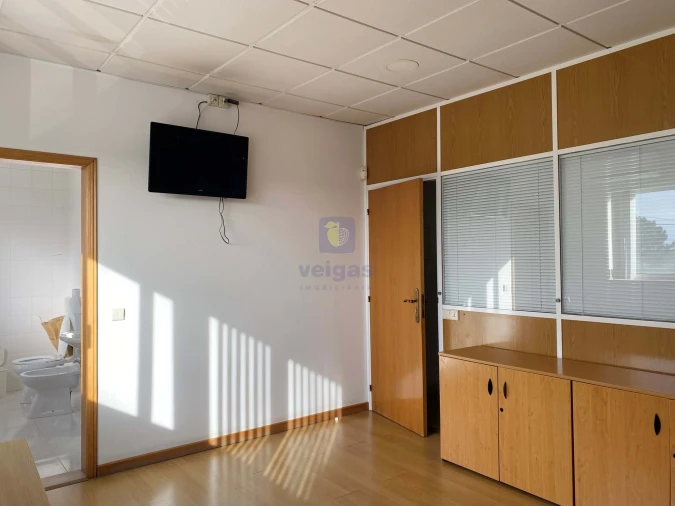 Armazém para Arrendamento em Colmeias e Memória Foto 8