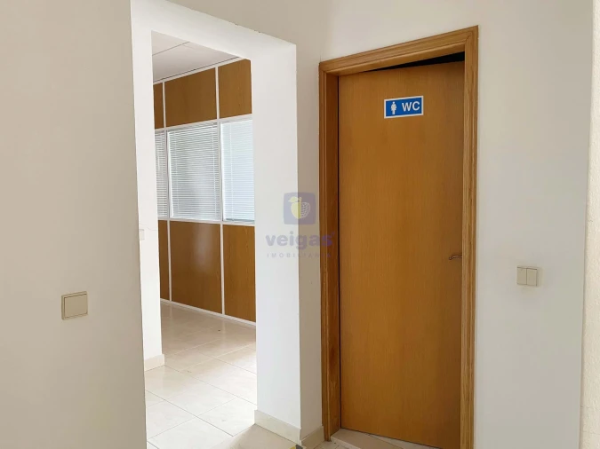 Armazém para Arrendamento em Colmeias e Memória Foto 3