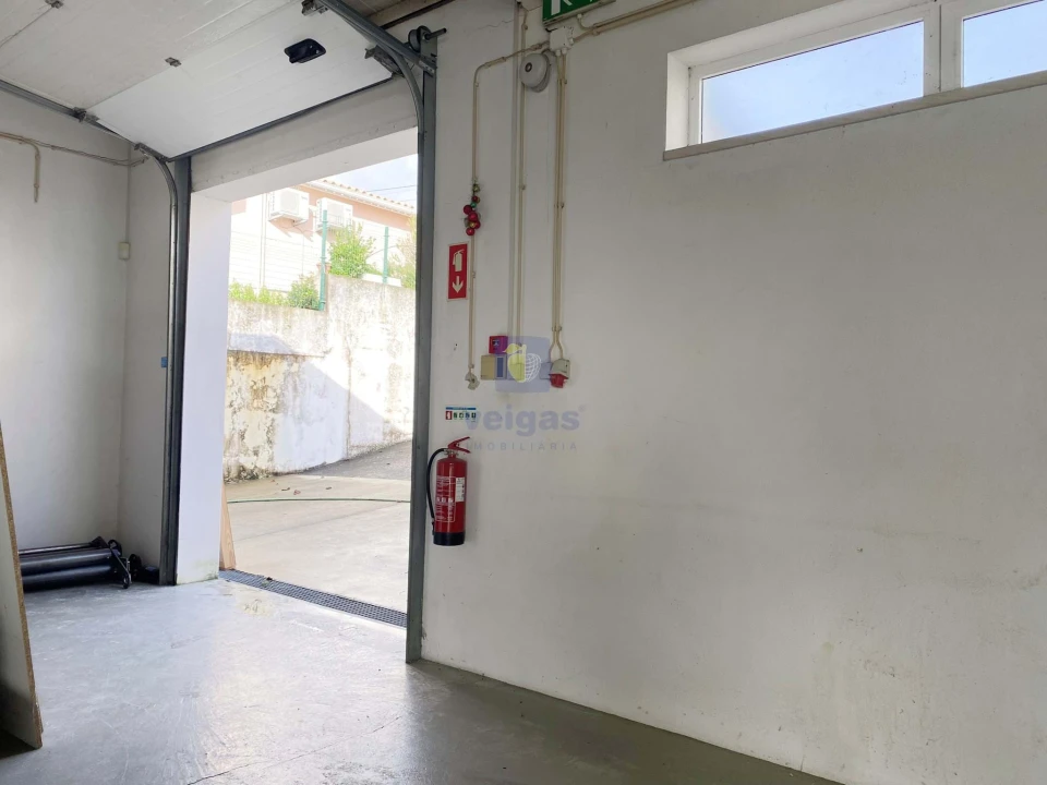 Armazém para Arrendamento em Colmeias e Memória Foto 16