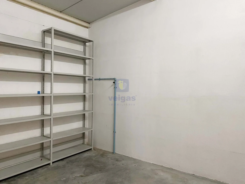 Armazém para Arrendamento em Colmeias e Memória Foto 9