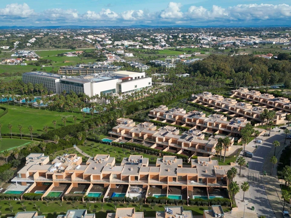 Moradia T4 para Venda em Guia Foto 42