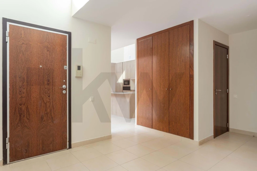 Moradia T4 para Venda em Guia Foto 11