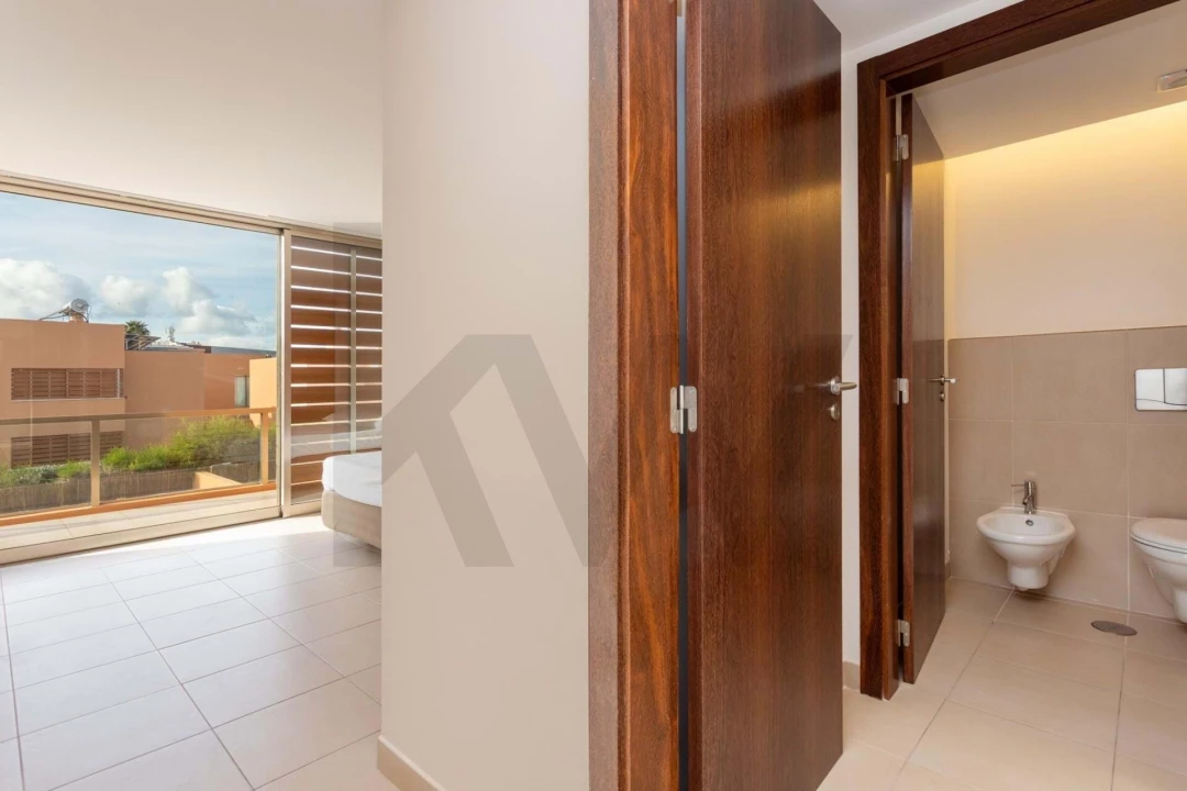 Moradia T4 para Venda em Guia Foto 25