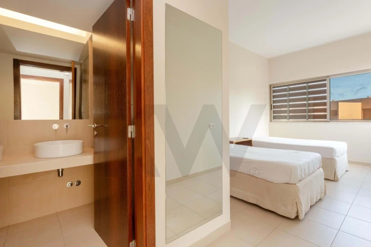 Moradia T4 para Venda em Guia Foto 34