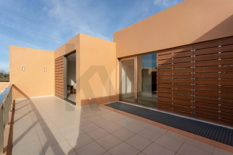 Moradia T4 para Venda em Guia Foto 32