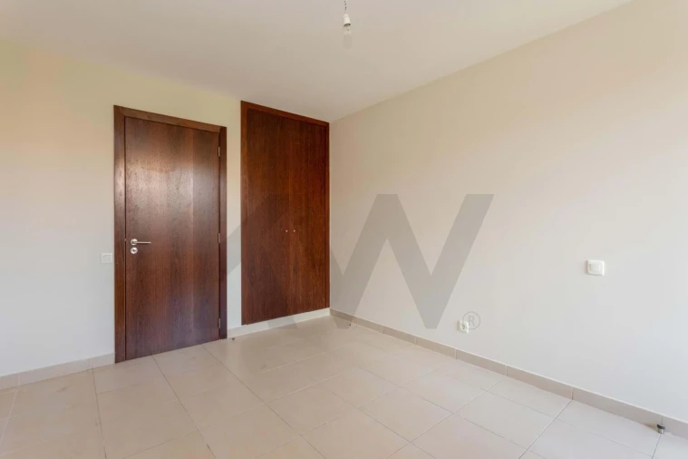 Moradia T4 para Venda em Guia Foto 12