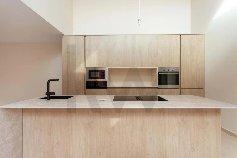 Moradia T4 para Venda em Guia Foto 6