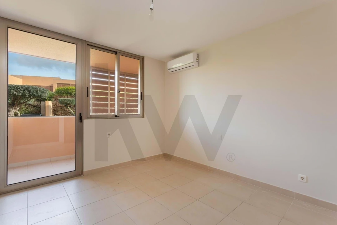 Moradia T4 para Venda em Guia Foto 13