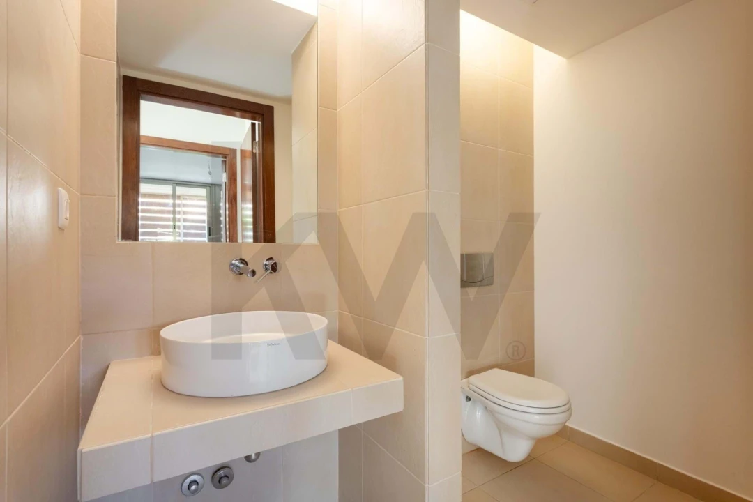 Moradia T4 para Venda em Guia Foto 15