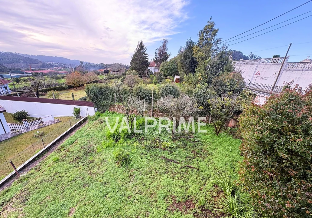 Moradia T5 para Venda em Mozelos Foto 3