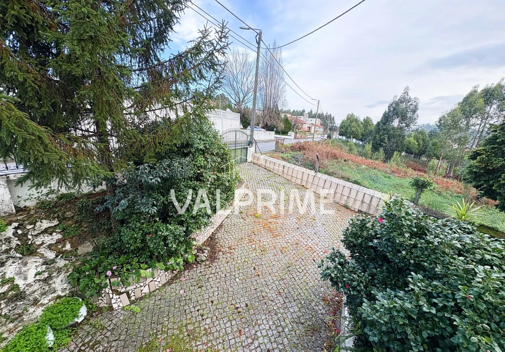 Moradia T5 para Venda em Mozelos Foto 44