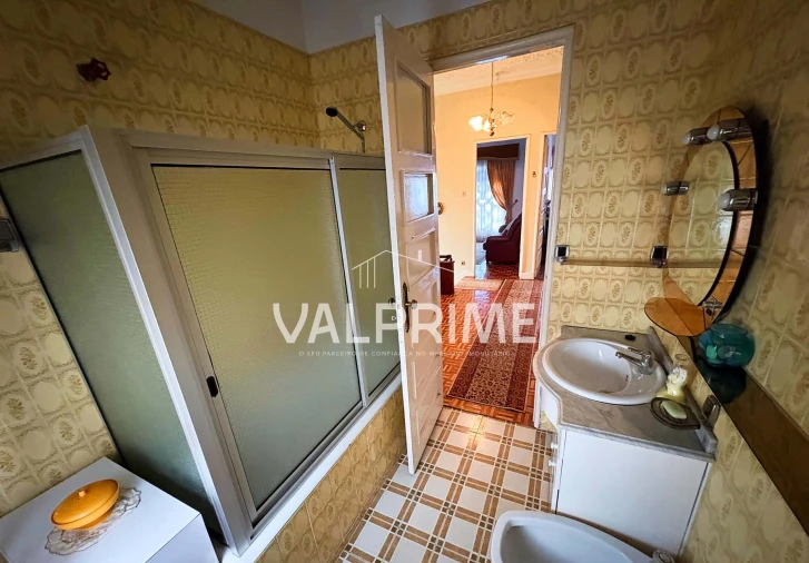 Moradia T5 para Venda em Mozelos Foto 16