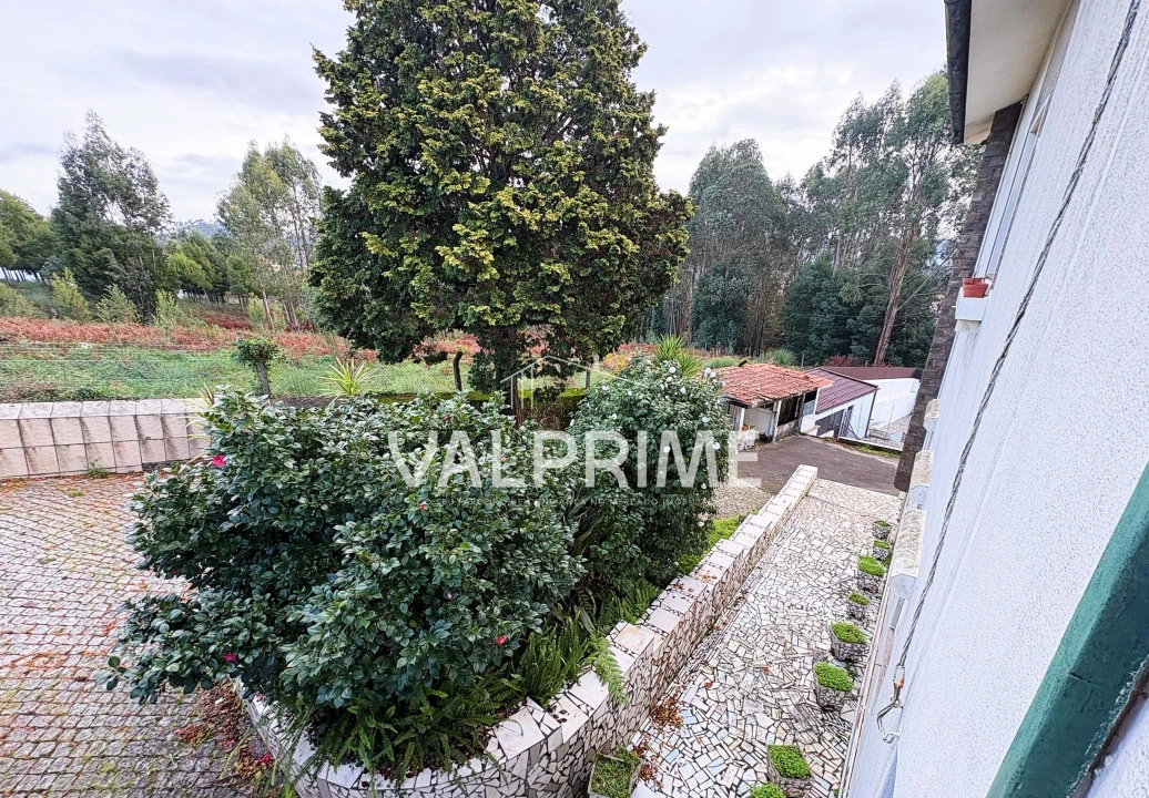 Moradia T5 para Venda em Mozelos Foto 45