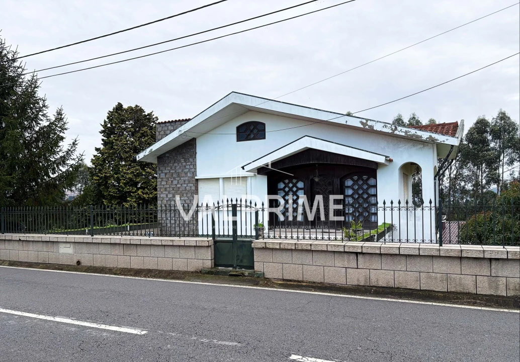 Moradia T5 para Venda em Mozelos Foto 5