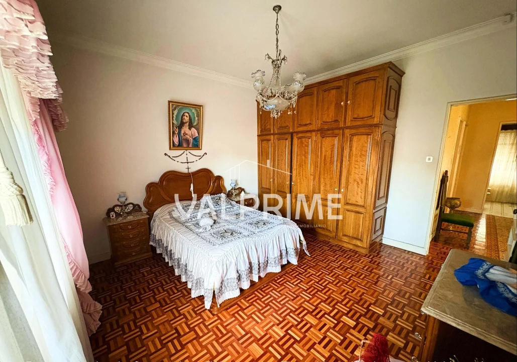 Moradia T5 para Venda em Mozelos Foto 11