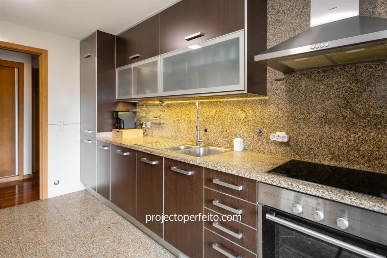 Apartamento T3 para Venda em Espinho Foto 7