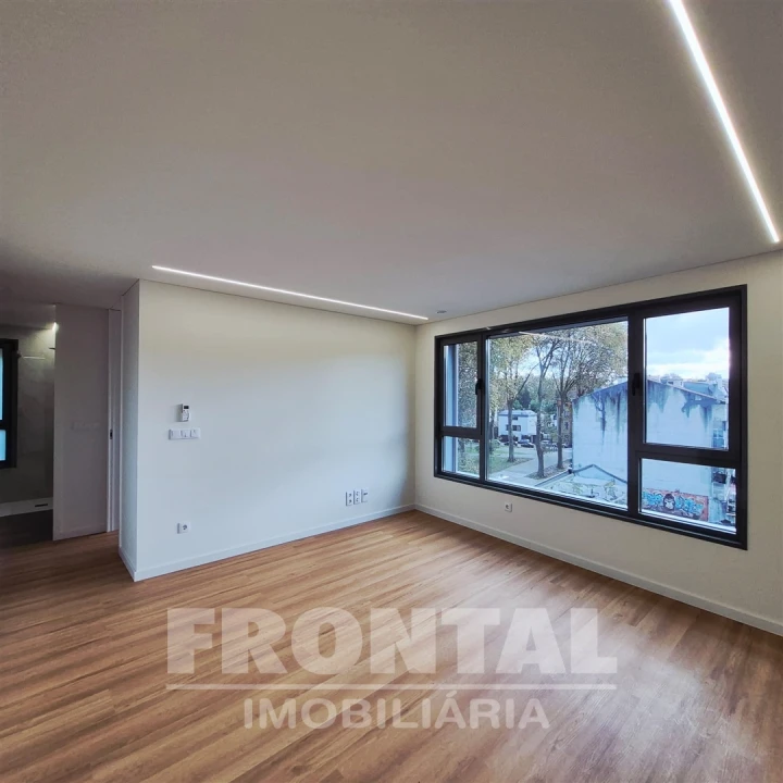 Apartamento T3 para Venda em Paranhos Foto 4
