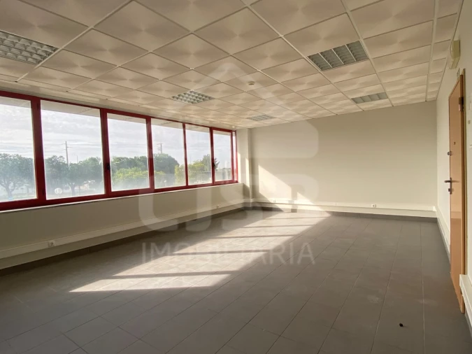 Escritório para Arrendamento em Samora Correia Foto 4