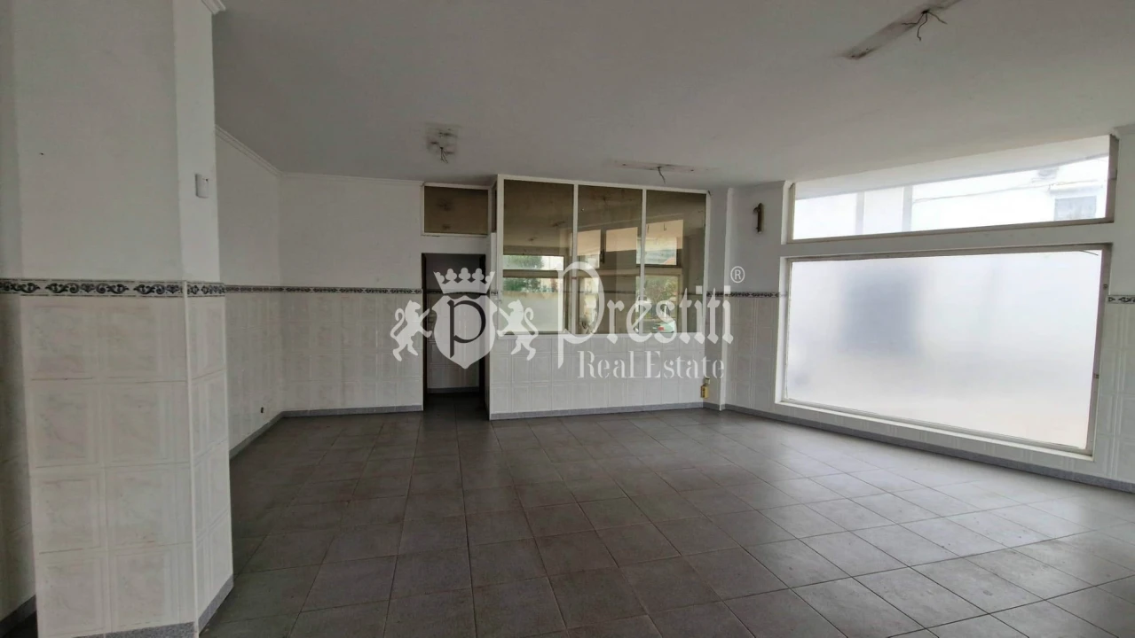 Loja para Venda em Arcozelo Foto 2