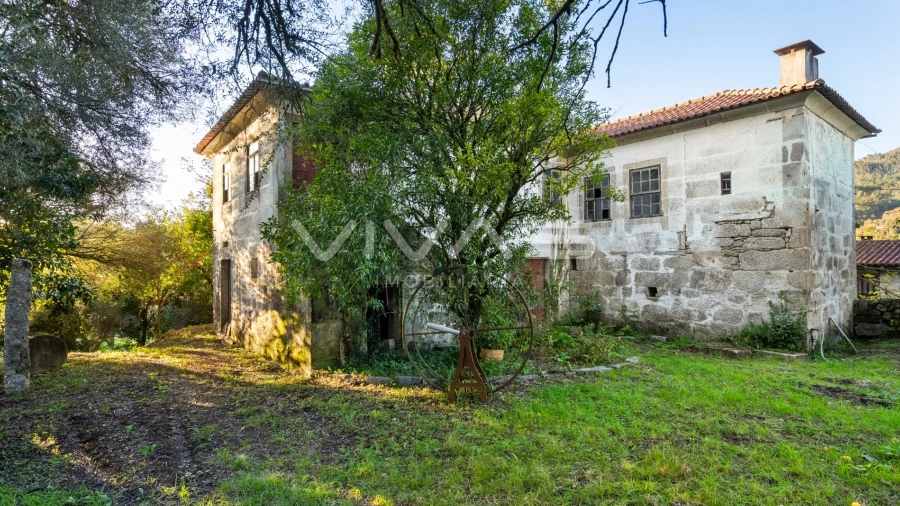 Quinta T0 para Venda em Bouro (Santa Marta)