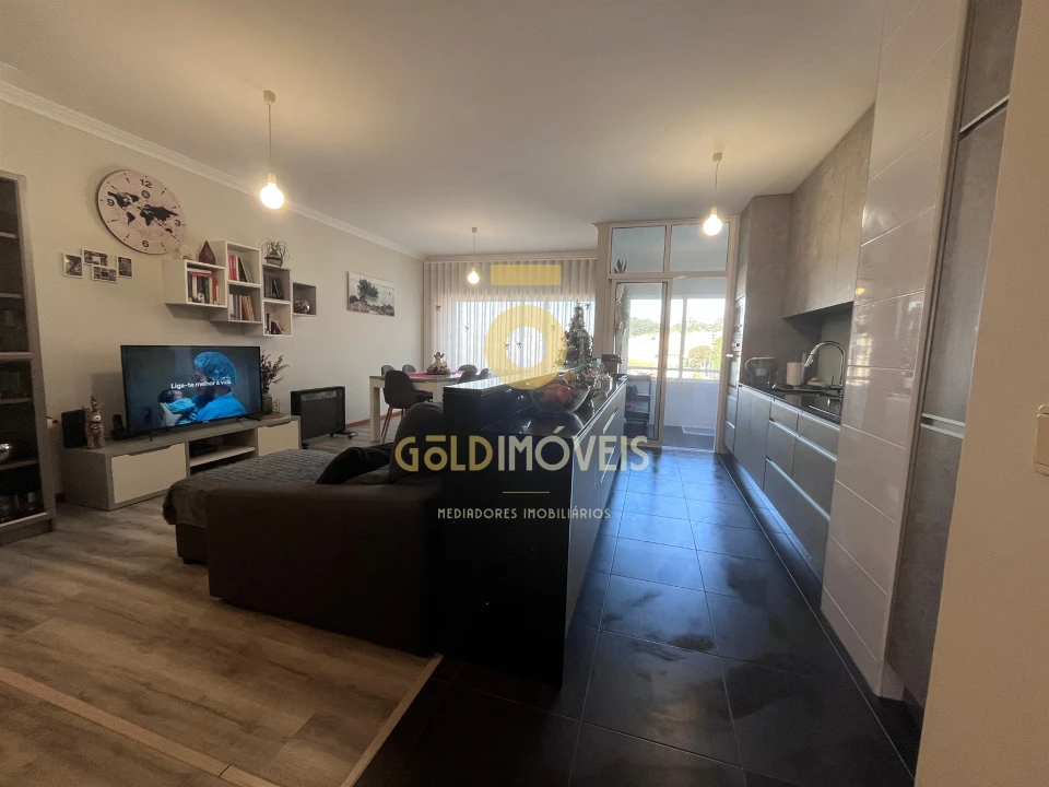 Apartamento T2 para Venda em Canelas Foto 2