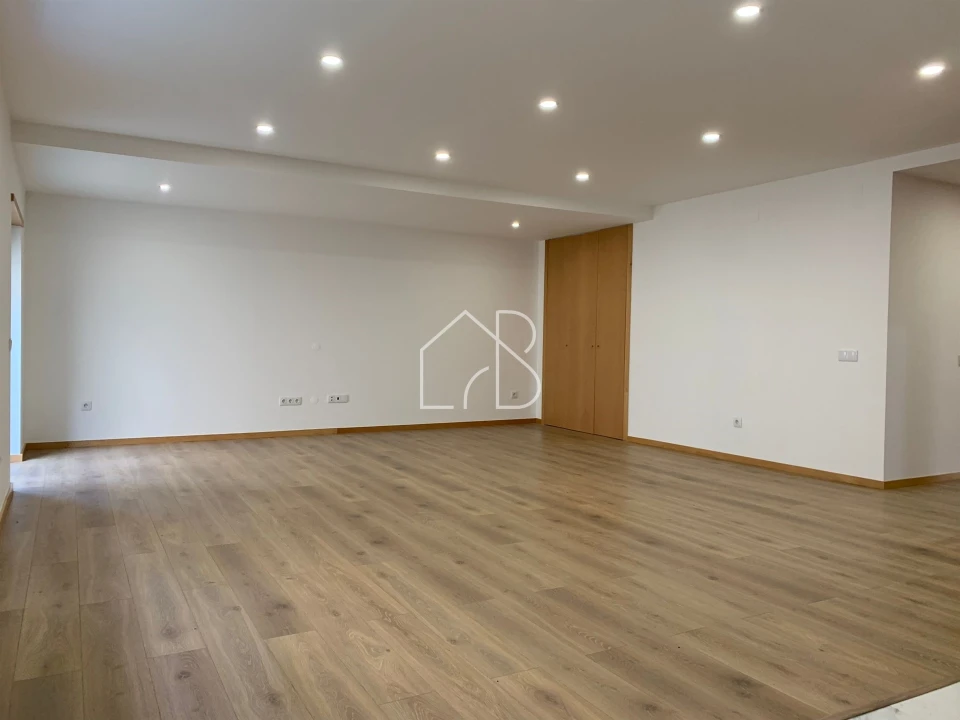 Apartamento T4 para Venda em Braga (São José de São Lázaro e São João do Souto) Foto 8