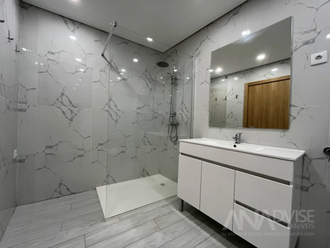 Moradia T2 para Venda em Santos Evos Foto 10